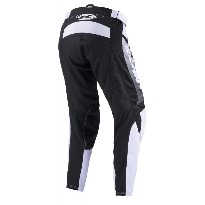 TRACK FOCUS BLACK WHITE PANTS