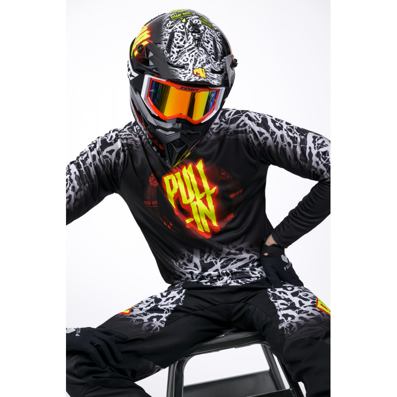 PULL IN TRASH BLACK NEON JERSEY