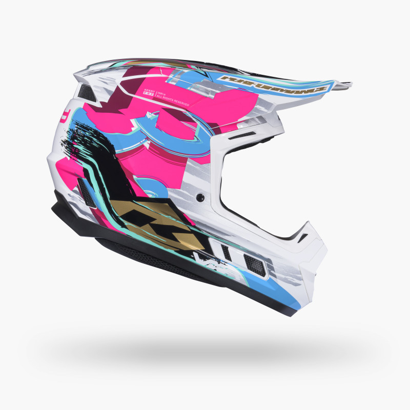 PERFORMANCE GRAPHIC + STAR KID HELMET