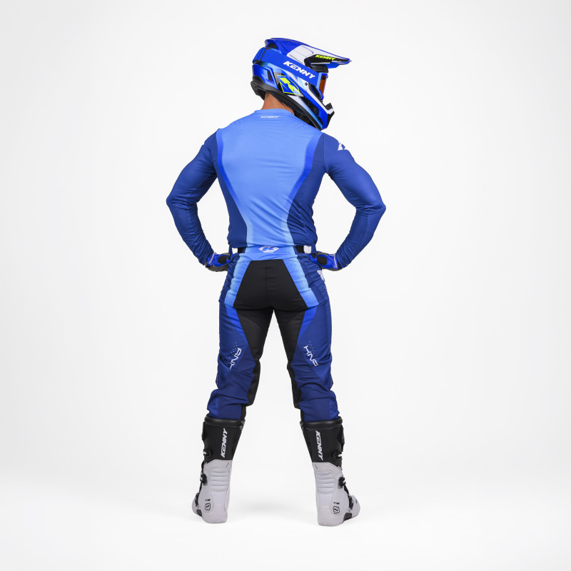 PERFORMANCE BLUE