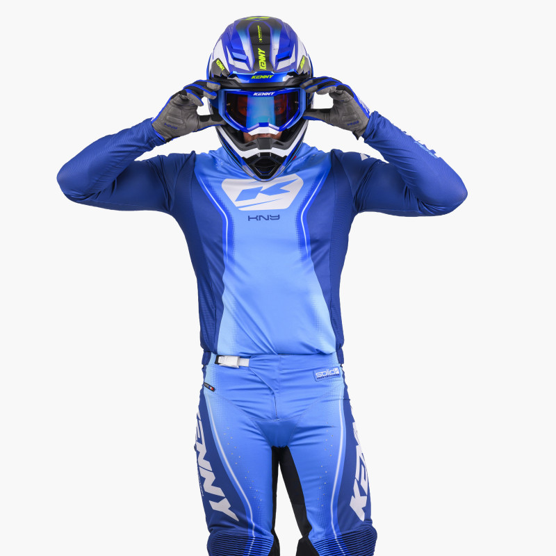 PERFORMANCE BLUE