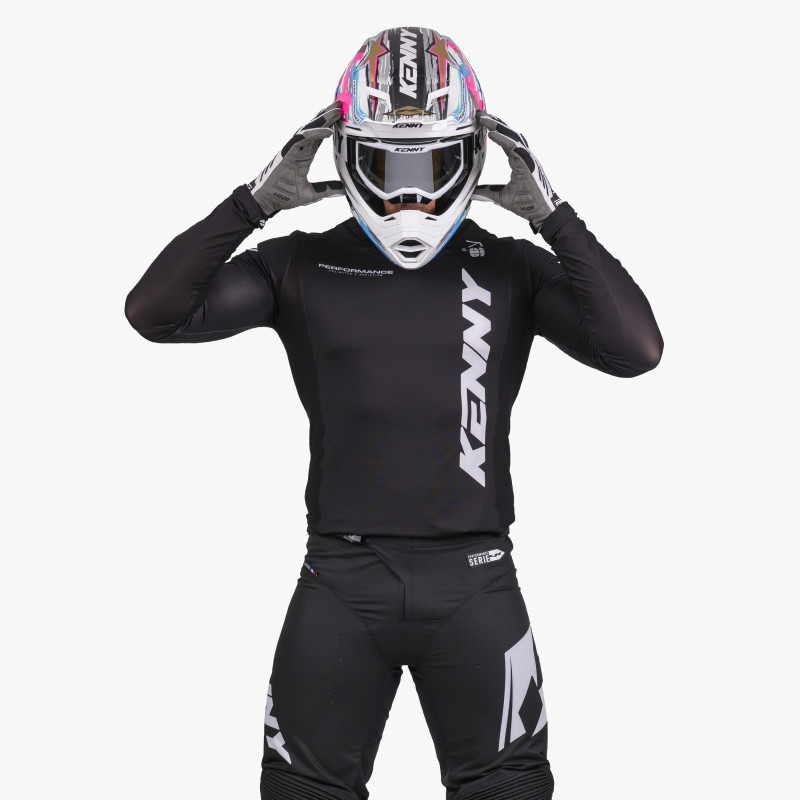 PERFORMANCE SOLID BLACK