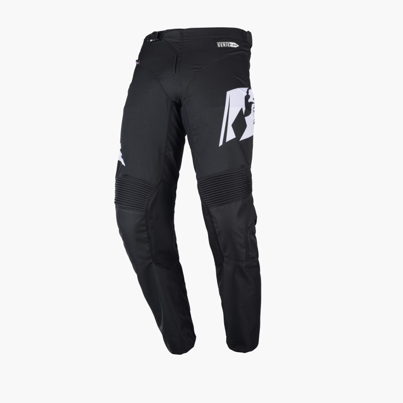 PERFORMANCE SOLID BLACK